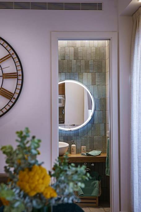 Mini Hotel In The Heart Of Sevilla For Exclusive Usage Exterior foto